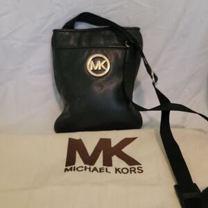 Michael Kors Black Leather Single Adjustable Strap Crossbody Shoulder Handbag